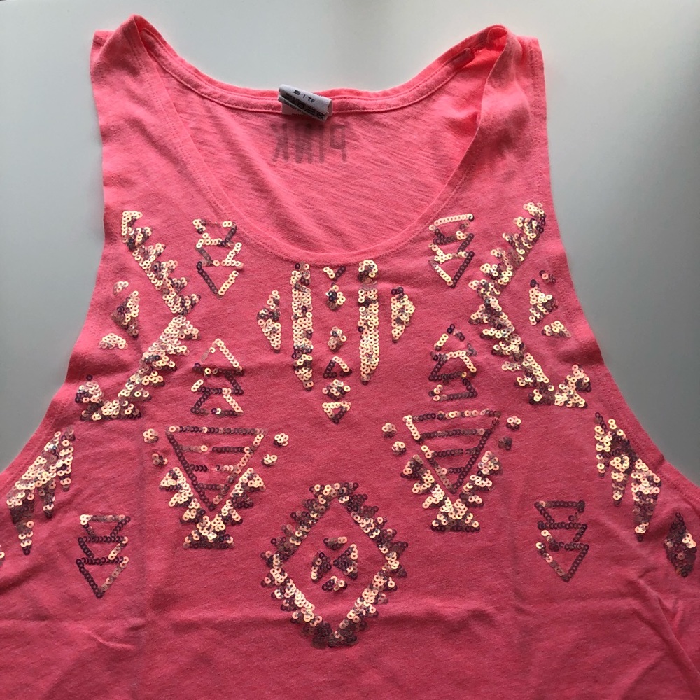 Vs Pink tank